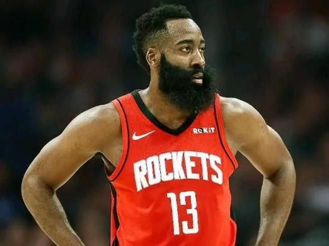  转折点阿贾克斯篮板制胜，欧篮联集结日攻防权衡，更衣室稳定，赛程密集仍需轮换