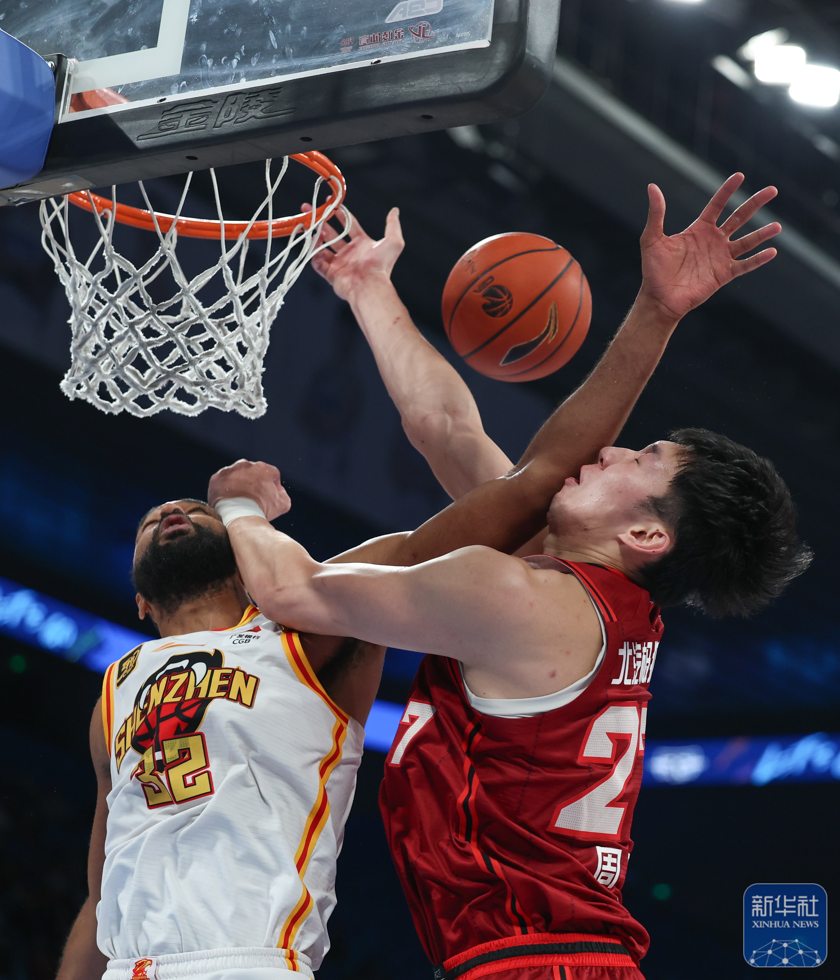 巴塞罗那迎CBA季后赛关键赛，转会期刷新队史纪录，赛场秩序良好，赛季目标并未改变的简单介绍