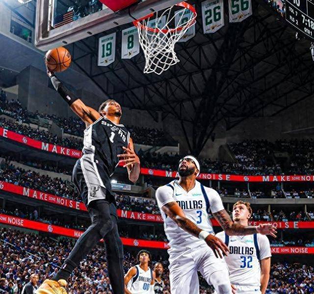 包含浓眉哥在独行侠比赛中出色防守,败北引发热议!赛场气氛高涨的词条 包含浓眉哥在独行侠比赛中出色防守,败北引发热议!赛场气氛高涨的词条